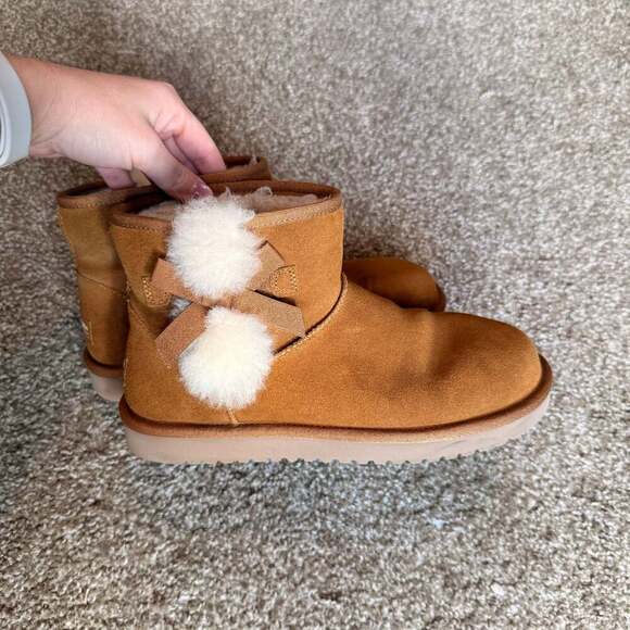 Koolaburra by UGG Victoria Mini Boots with Faux Fur Lining - Picture 2 of 5